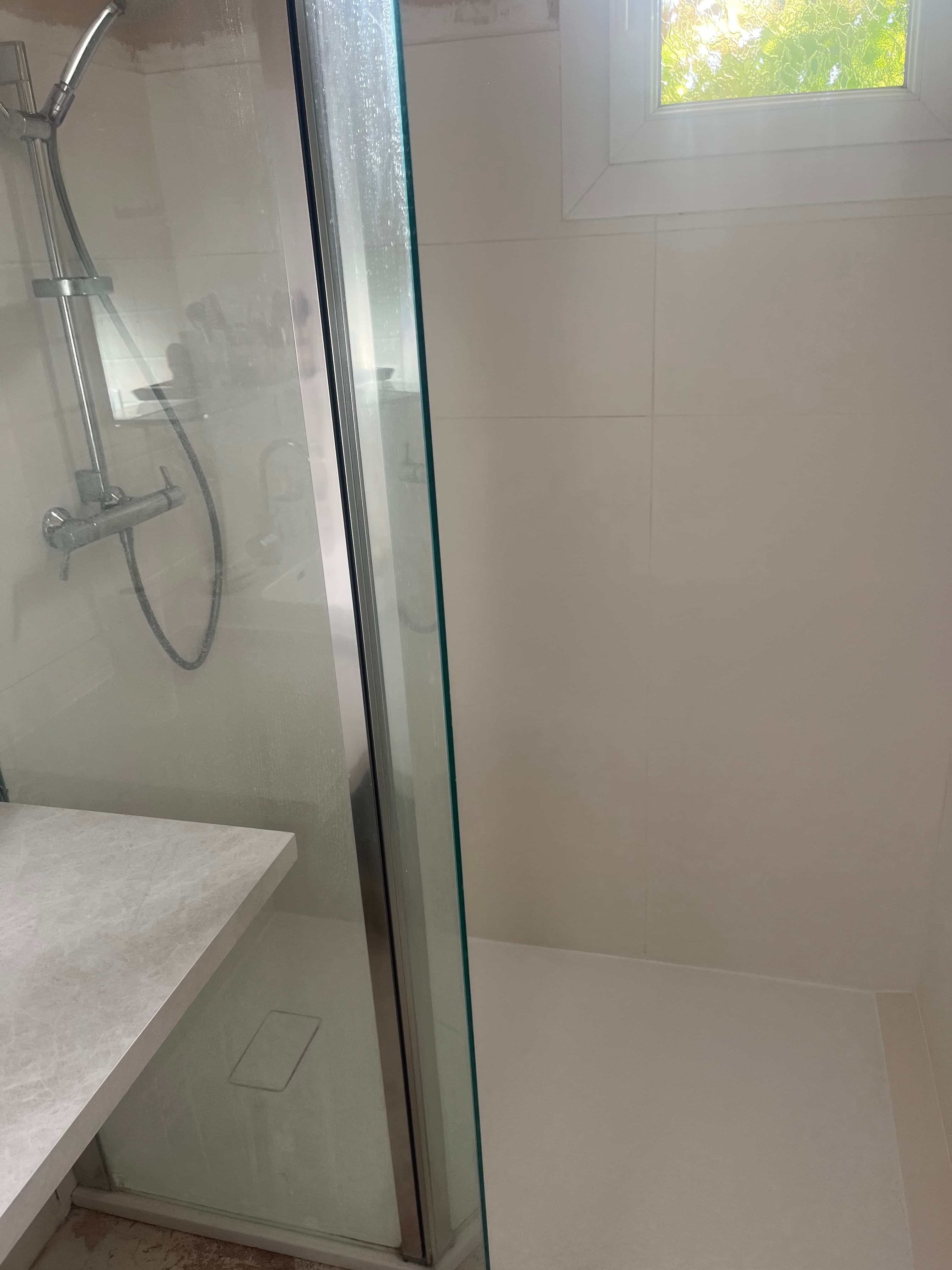 Après : Rénovation complète d'un espace de douche dans l'Oise