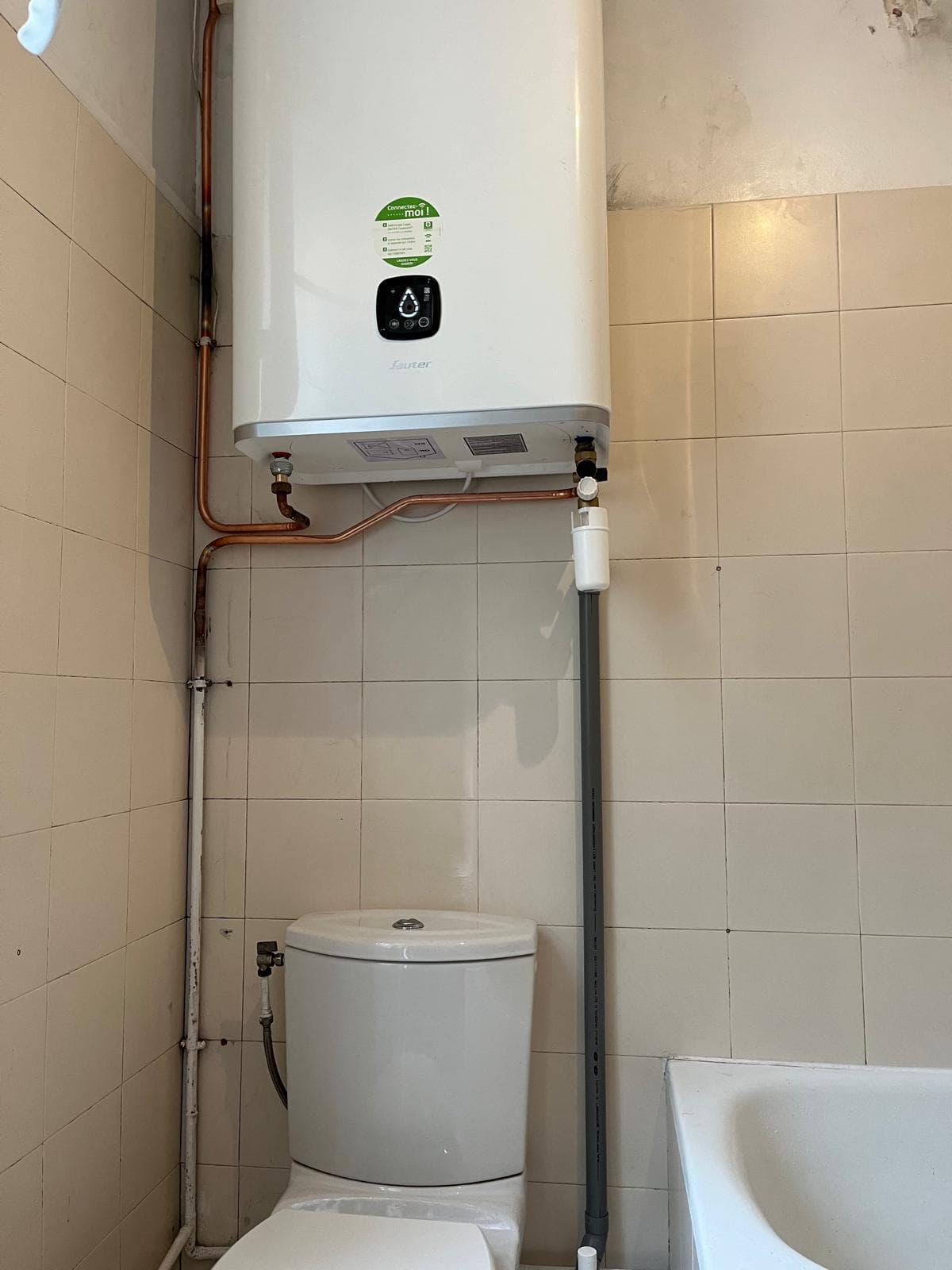 Installation d'un chauffe-eau électrique Sauter à Creil