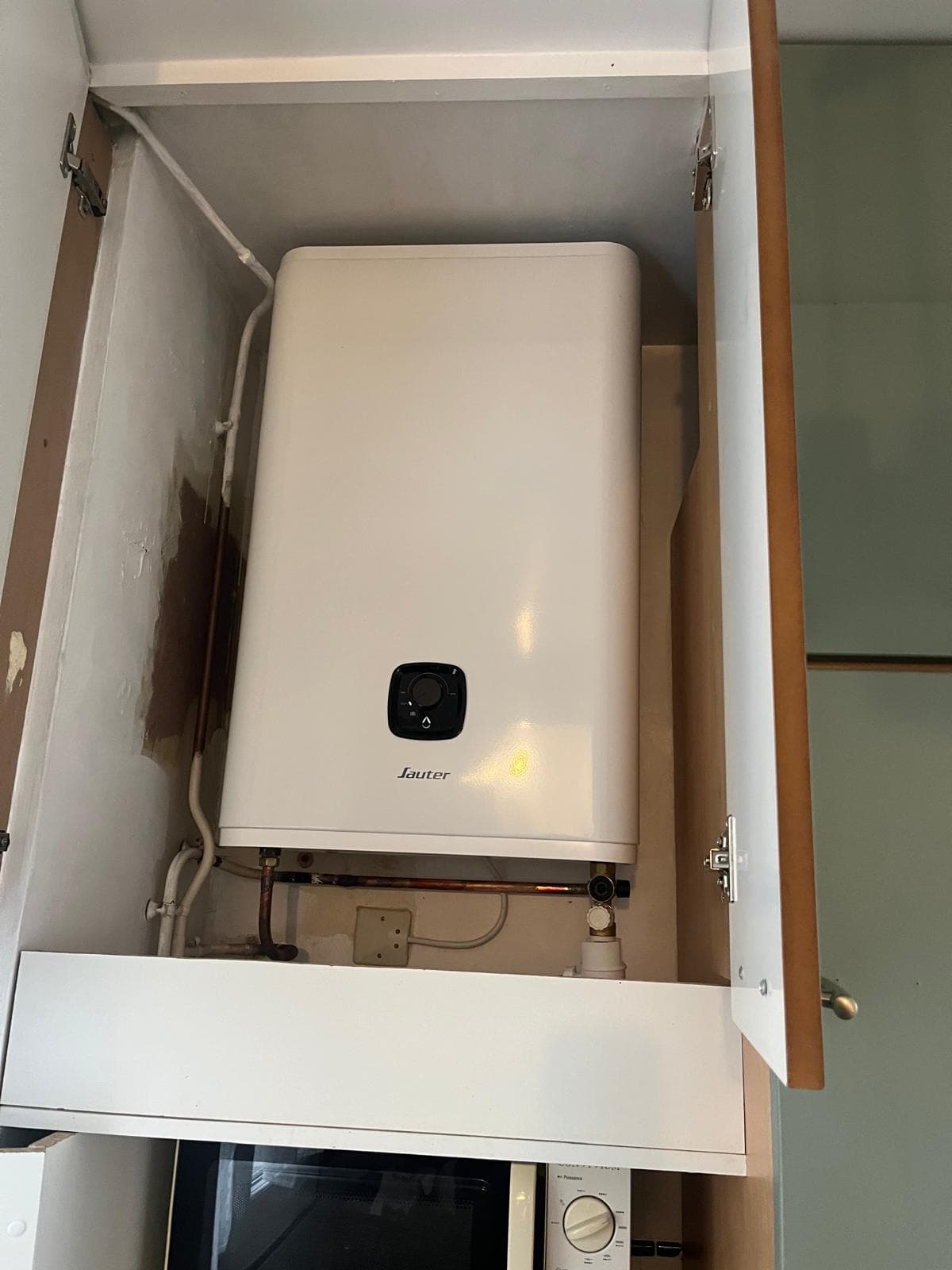 Après : Remplacement d'un ballon d'eau chaude vétuste