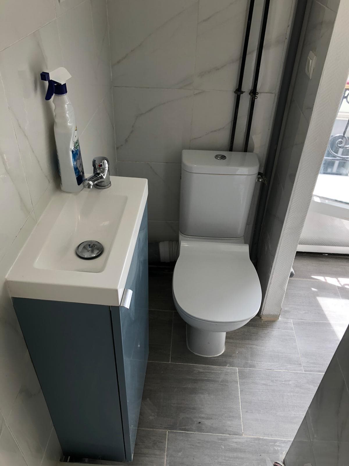 Installation WC et meuble vasque compact