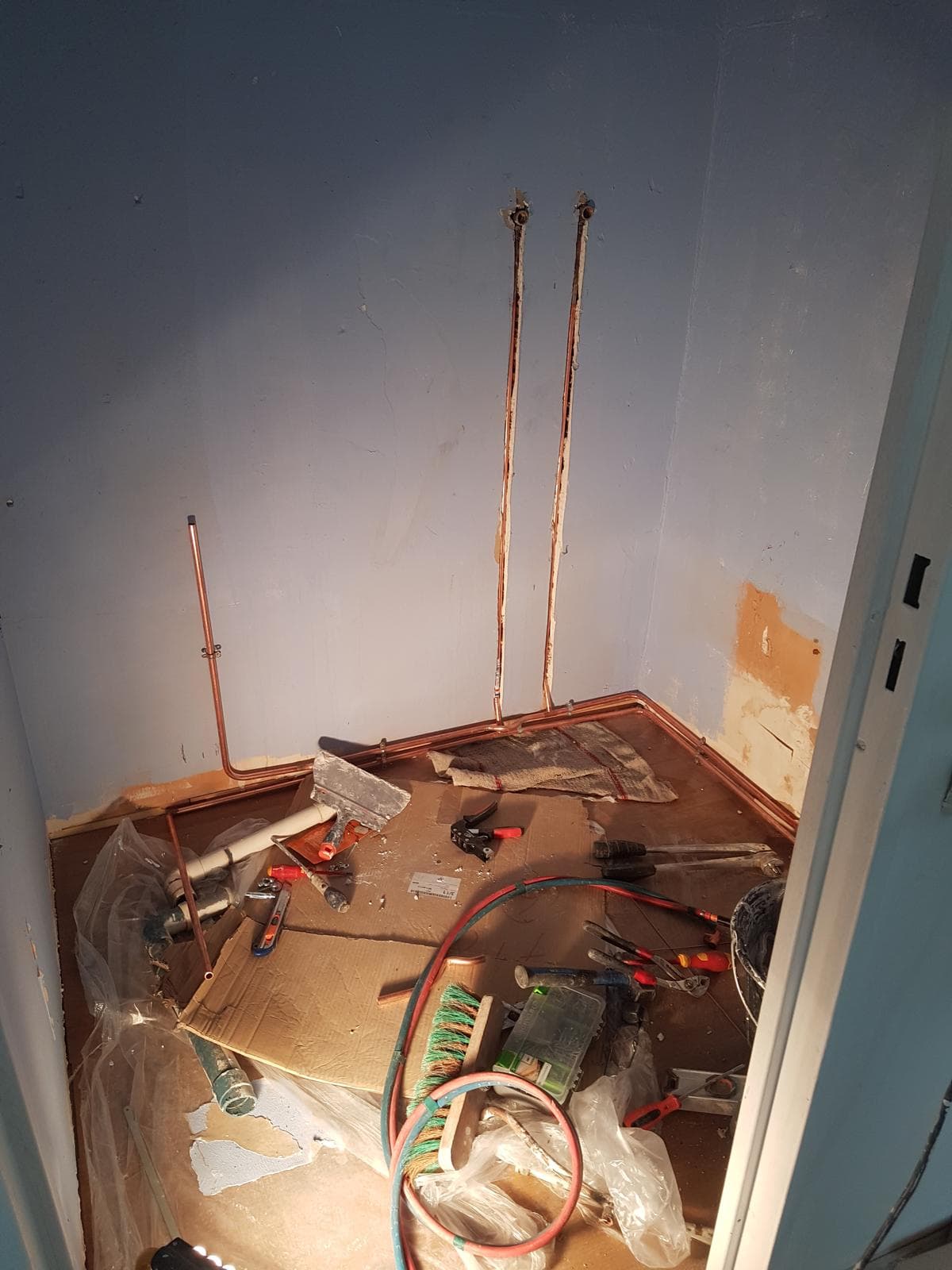 Avant : Transformation d'une chambre en salle de bain